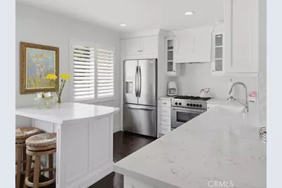 9735 Via Roma, Burbank, CA 91504 - Photo 11