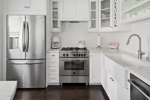 9735 Via Roma, Burbank, CA 91504 - Photo 15