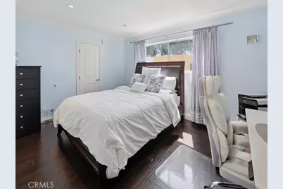 9735 Via Roma, Burbank, CA 91504 - Photo 21