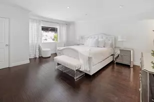 9735 Via Roma, Burbank, CA 91504 - Photo 17