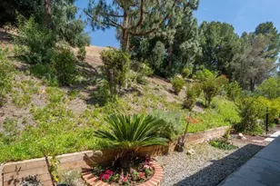 9735 Via Roma, Burbank, CA 91504 - Photo 5