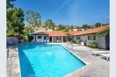 9735 Via Roma, Burbank, CA 91504 - Photo 3