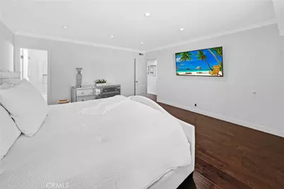 9735 Via Roma, Burbank, CA 91504 - Photo 19