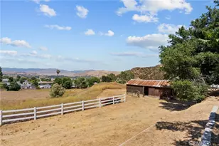 27772 Parker Rd, Castaic, CA 91384 - Photo 23