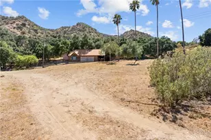 27772 Parker Rd, Castaic, CA 91384 - Photo 11