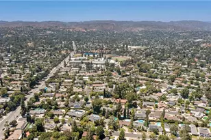 23459 Canzonet St, Woodland Hills, CA 91367 - Photo 37