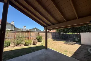 3305 Mission Hills Ct, Bakersfield, CA 93306 - Photo 13