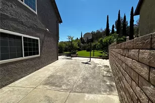 15156 McIntyre St, Sylmar, CA 91342 - Photo 29