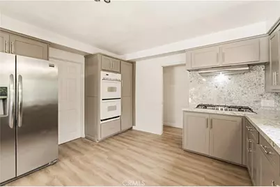 15701 Royal Ridge, Sherman Oaks, CA 91403 - Photo 13