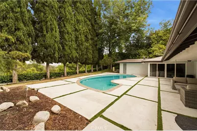 15701 Royal Ridge, Sherman Oaks, CA 91403 - Photo 33