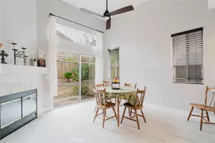 27631 Iris Pl, Castaic, CA 91384 - Photo 9