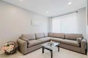 27631 Iris Pl, Castaic, CA 91384 - Photo 5