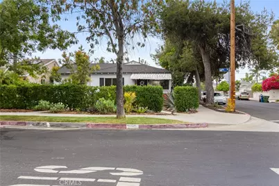 11105 Califa, North Hollywood, CA 91601 - Photo 3