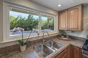 1721 Bates Ct, Thousand Oaks, CA 91362 - Photo 9