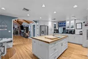 23352 Ostronic, Woodland Hills, CA 91367 - Photo 3