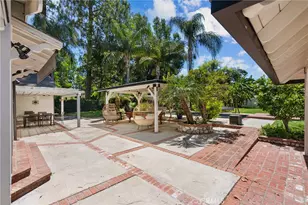 23352 Ostronic, Woodland Hills, CA 91367 - Photo 53