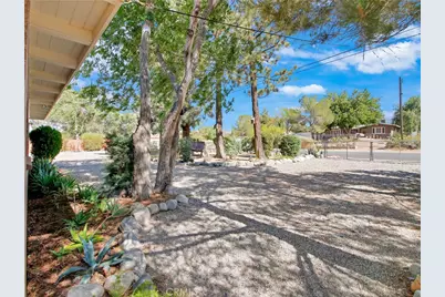 13127 E Avenue W11, Pearblossom, CA 93553 - Photo 5