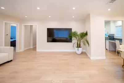 15500 Chatsworth Street, Mission Hills (San Fernando), CA 91345 - Photo 3