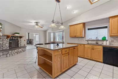 42307 61st St W, Quartz Hill, CA 93535 - Photo 3