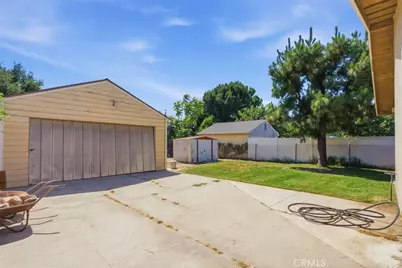 24983 Chestnut Street, Newhall, CA 91321 - Photo 25
