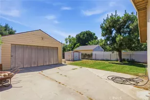 24983 Chestnut St, Newhall, CA 91321 - Photo 25