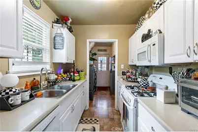 3907 Edgehill Drive, Leimert Park, CA 90008 - Photo 29