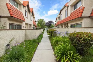 17955 River Cir, Canyon Country, CA 91387 - Photo 43