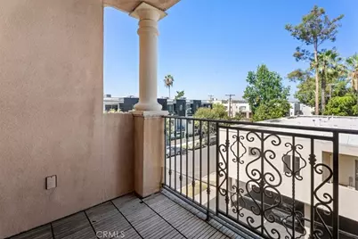 5305 Bellingham #304, Valley Village, CA 91607 - Photo 11