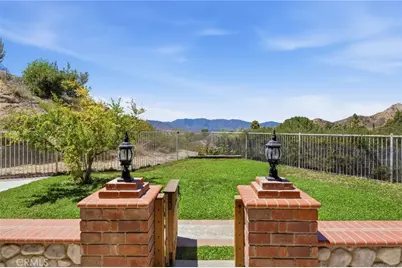 30432 Sunrose, Canyon Country, CA 91387 - Photo 47