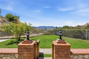 30432 Sunrose, Canyon Country, CA 91387 - Photo 47