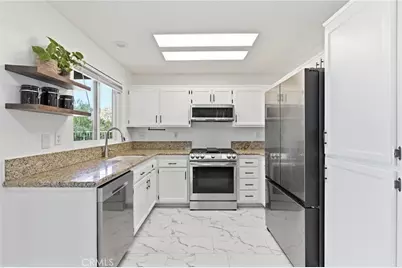 30432 Sunrose, Canyon Country, CA 91387 - Photo 21