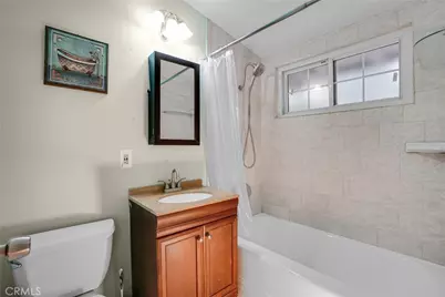 20510 Hamlin St, Winnetka, CA 91306 - Photo 17