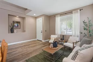 29053 Raintree, Saugus, CA 91390 - Photo 5