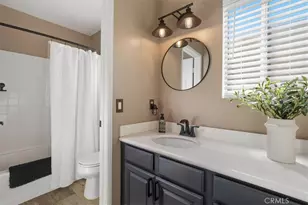 29053 Raintree, Saugus, CA 91390 - Photo 27