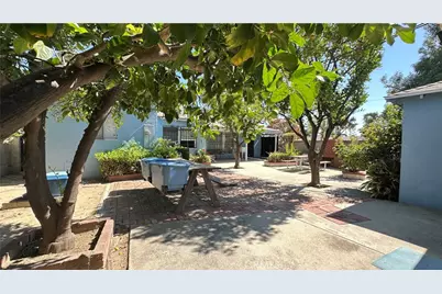 19400 Scroll, Reseda, CA 91335 - Photo 17