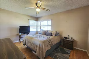 10014 Gaviota, Granada Hills, CA 91343 - Photo 19