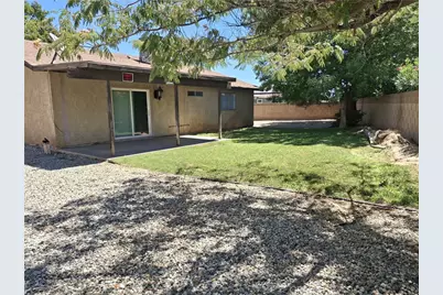 1012 Chagal, Lancaster, CA 93535 - Photo 21