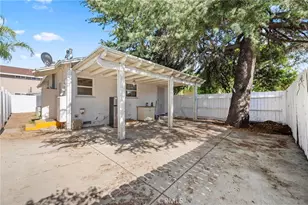 20957 Community St, Canoga Park, CA 91304 - Photo 17