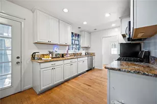 20957 Community St, Canoga Park, CA 91304 - Photo 9
