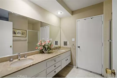 4300 Vanalden Avenue, Tarzana, CA 91356 - Photo 25