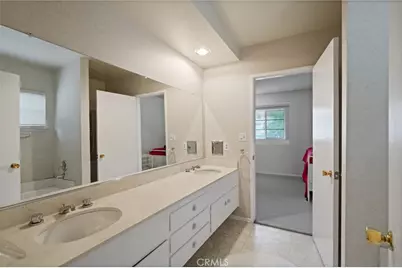 4300 Vanalden Avenue, Tarzana, CA 91356 - Photo 31