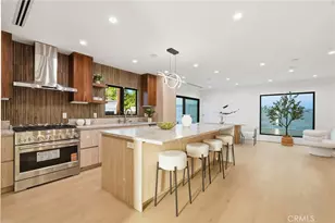 21407 Mulholland Dr, Woodland Hills, CA 91364 - Photo 17