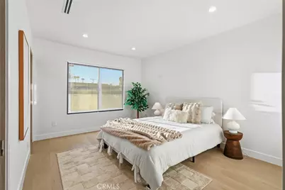 21407 Mulholland Drive, Woodland Hills, CA 91364 - Photo 25