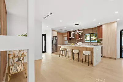 21407 Mulholland Drive, Woodland Hills, CA 91364 - Photo 13