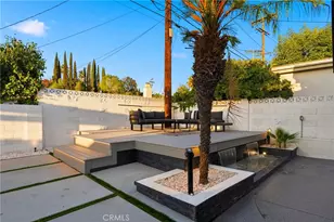 21407 Mulholland Dr, Woodland Hills, CA 91364 - Photo 35