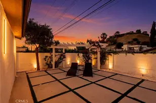 21407 Mulholland Dr, Woodland Hills, CA 91364 - Photo 45