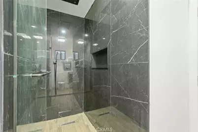 21407 Mulholland Drive, Woodland Hills, CA 91364 - Photo 23
