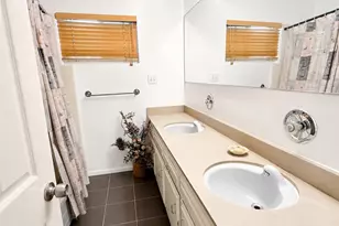 10527 Colebrook St, Shadow Hills, CA 91040 - Photo 15