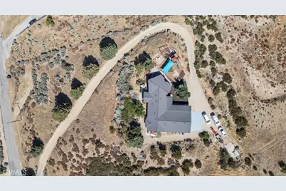 8734 Vientos, Leona Valley, CA 93551 - Photo 11