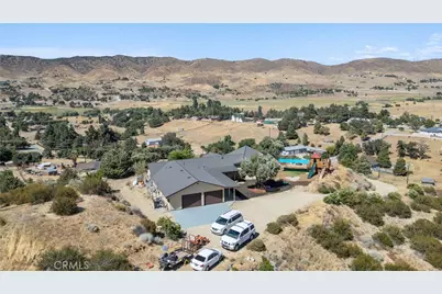 8734 Vientos, Leona Valley, CA 93551 - Photo 31